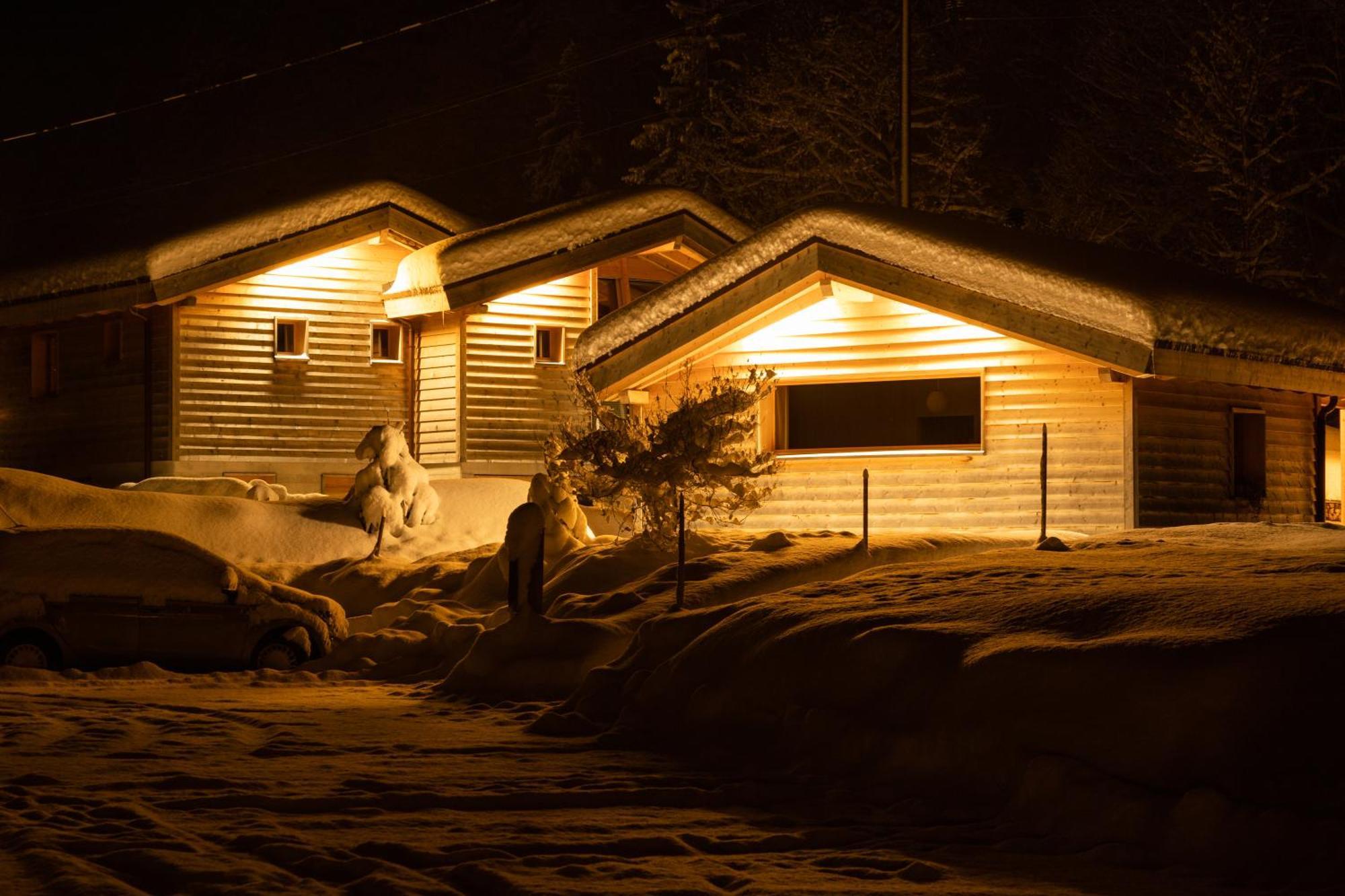 Huettenhotel Husky Lodge Muotathal Kültér fotó