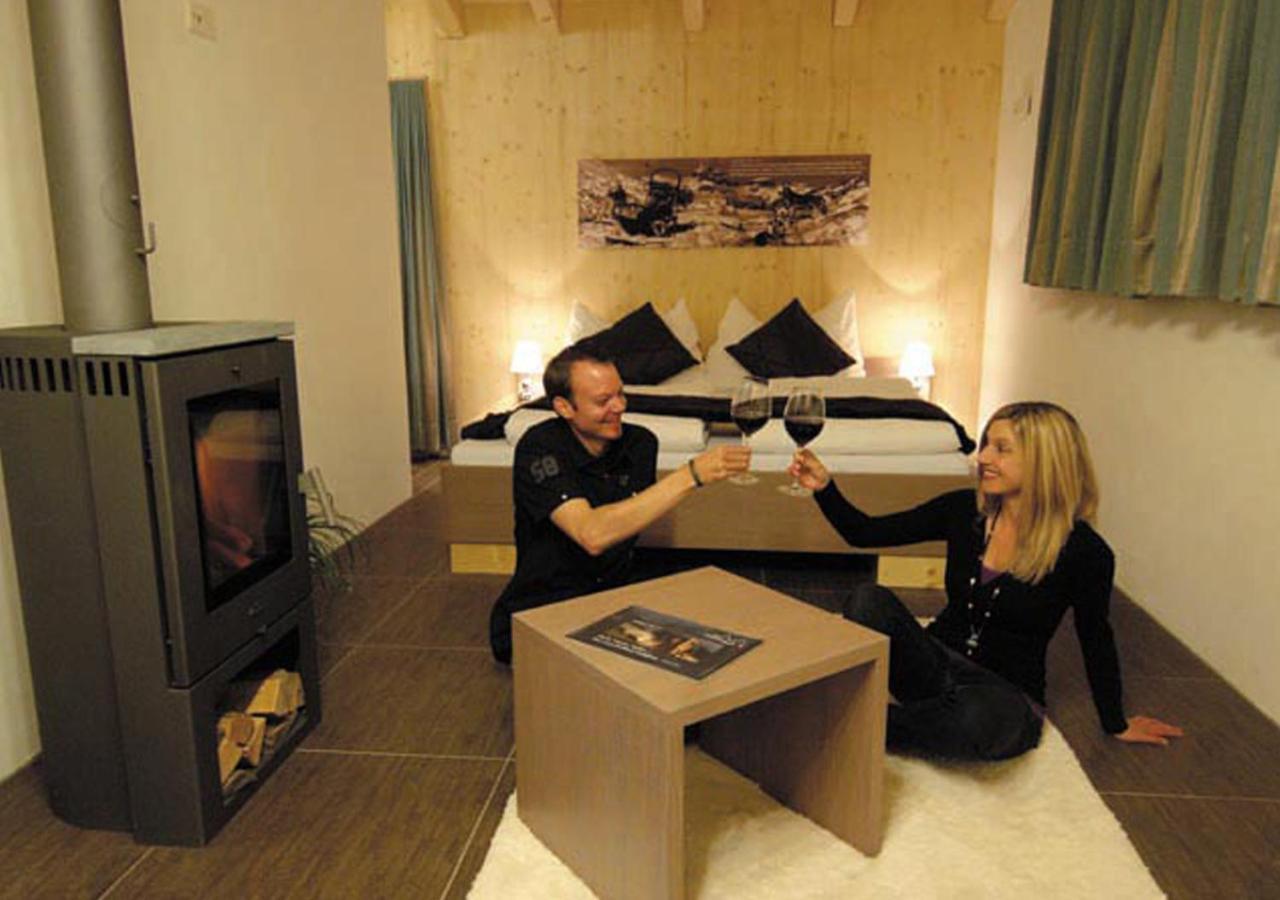 Huettenhotel Husky Lodge Muotathal Kültér fotó