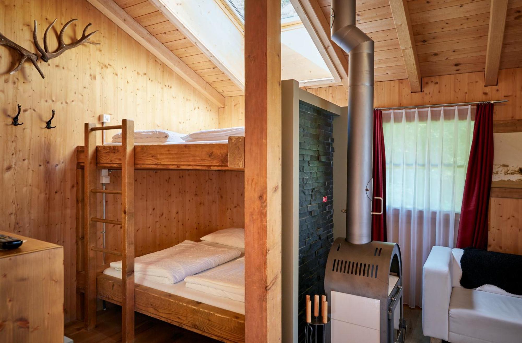 Huettenhotel Husky Lodge Muotathal Kültér fotó