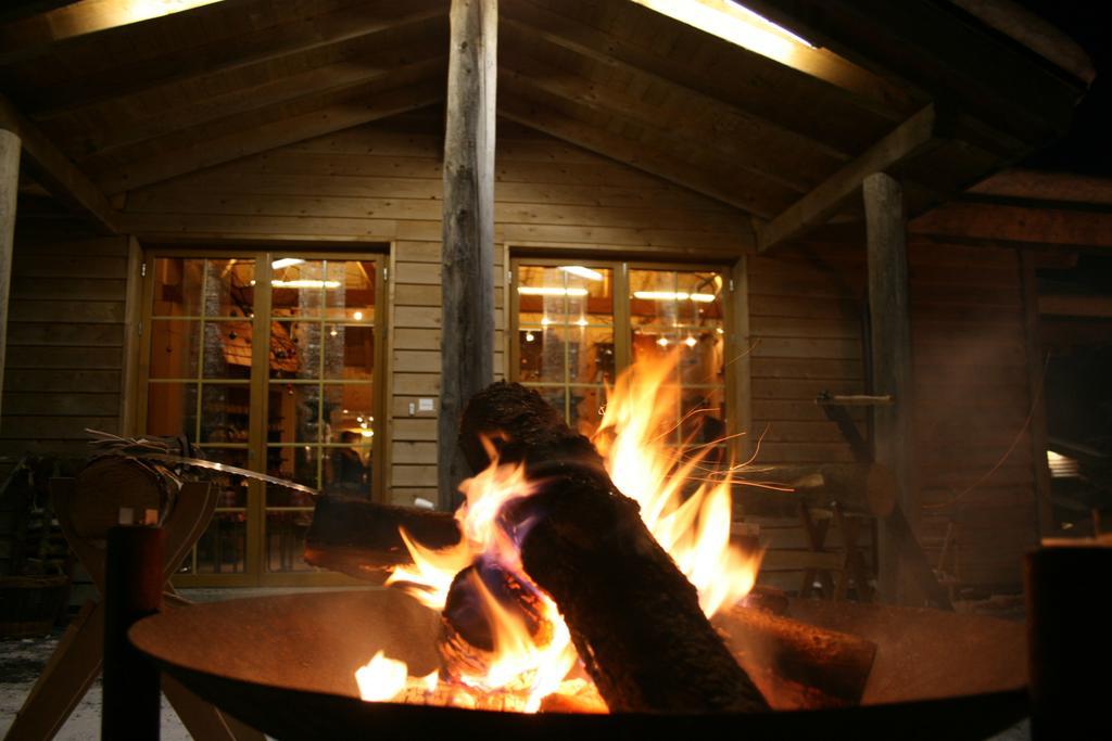 Huettenhotel Husky Lodge Muotathal Kültér fotó