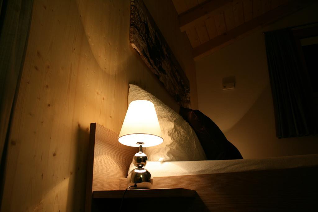 Huettenhotel Husky Lodge Muotathal Szoba fotó