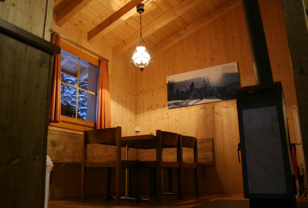 Huettenhotel Husky Lodge Muotathal Szoba fotó